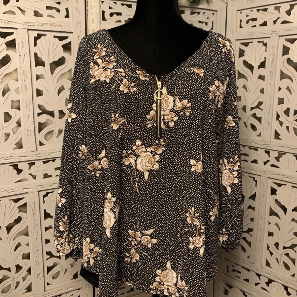 TEMPTED HEARTS TOO CUTE BLACK & CREAM FLOWER PATTERN LONG SLEEVE STRETCHY TOP
